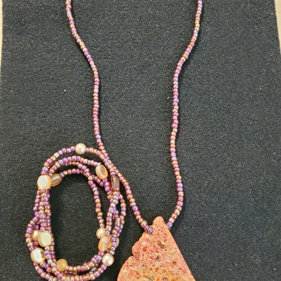 BEAUTIFUL NECKLACE WITH MULTI-PIECE BRACELETS SET. - Picture 2 of 8